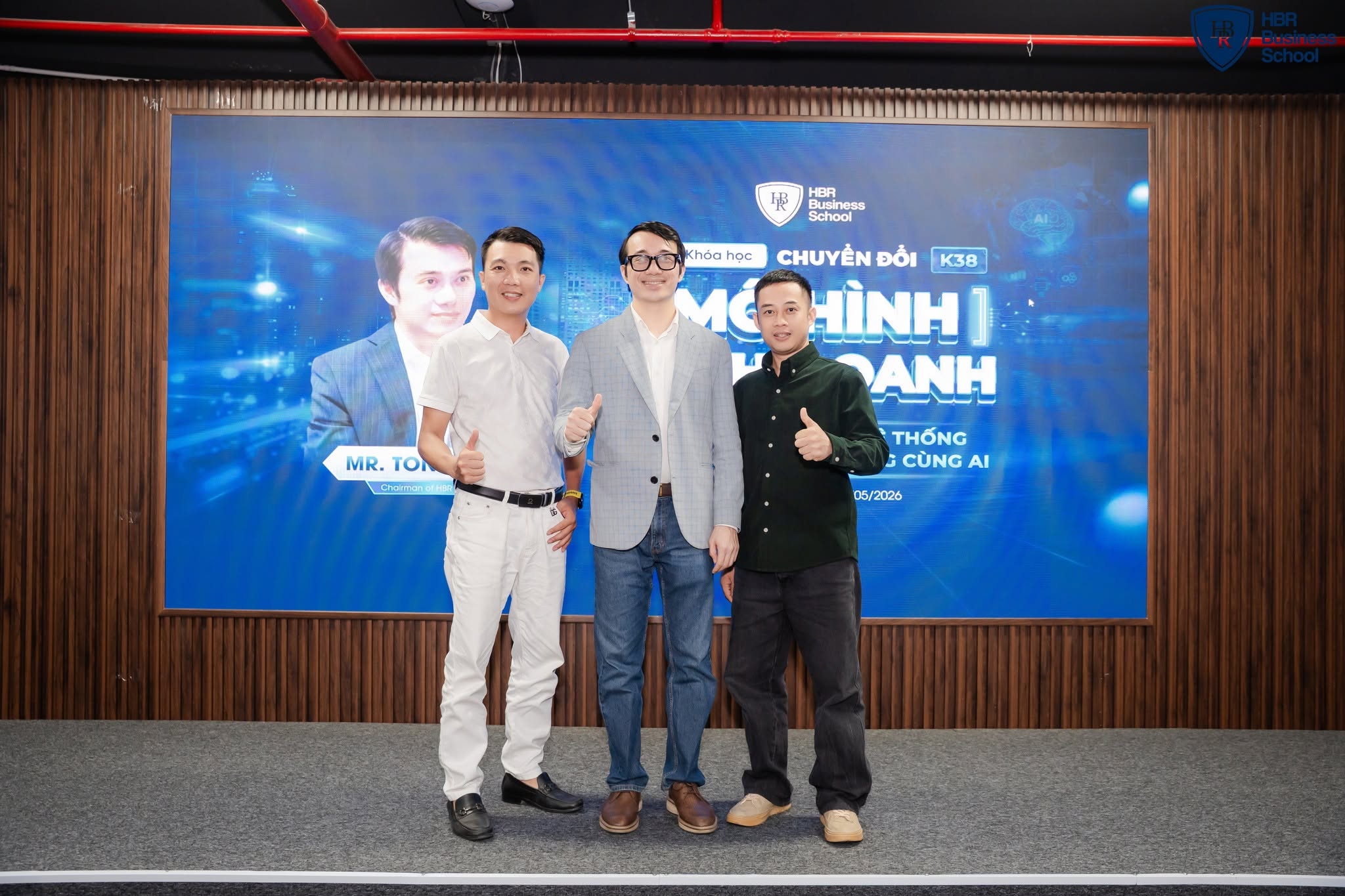 Mr. Lê Văn Ban - Cảm nhận của độc giả về Hbrbooks