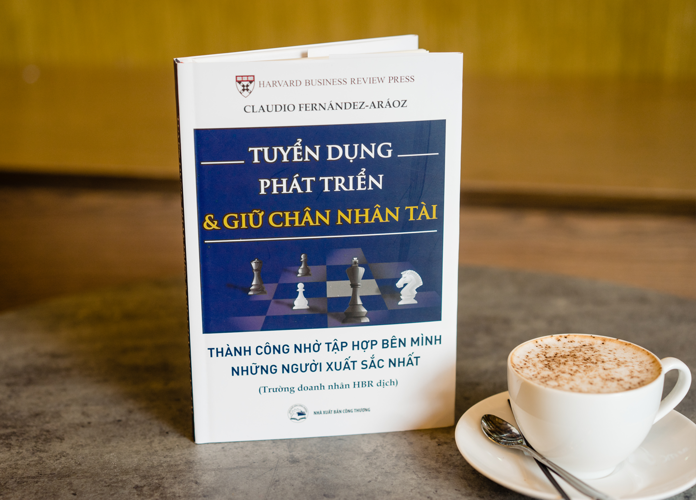 Tuyển dụng và giữ chân nhân tài